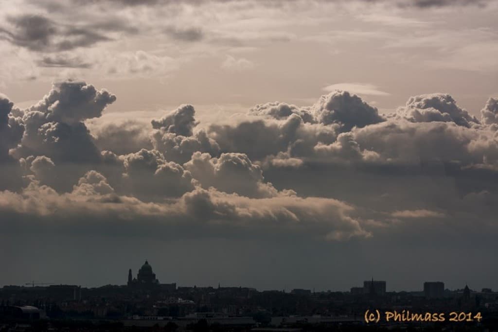 Lourds nuages sur Bruxelles