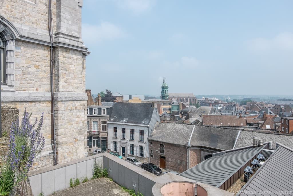 Au pied du beffroi
