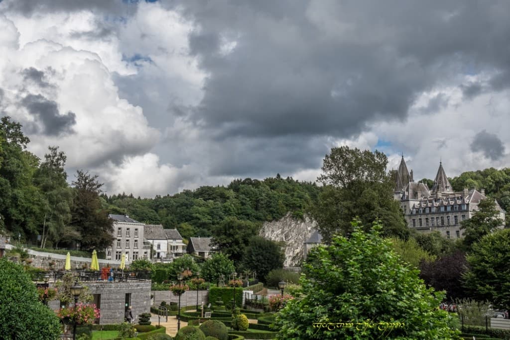 Château et bouillonnement nuageux