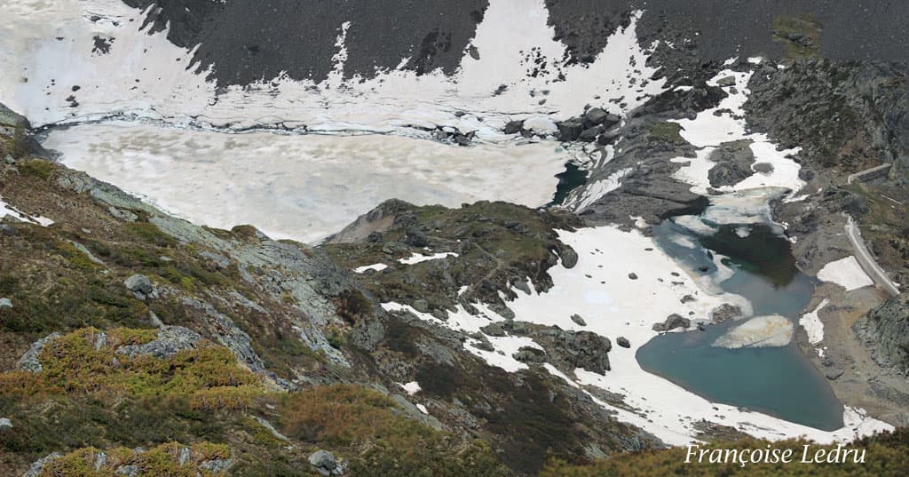 Lac du Crozet encore enneigé