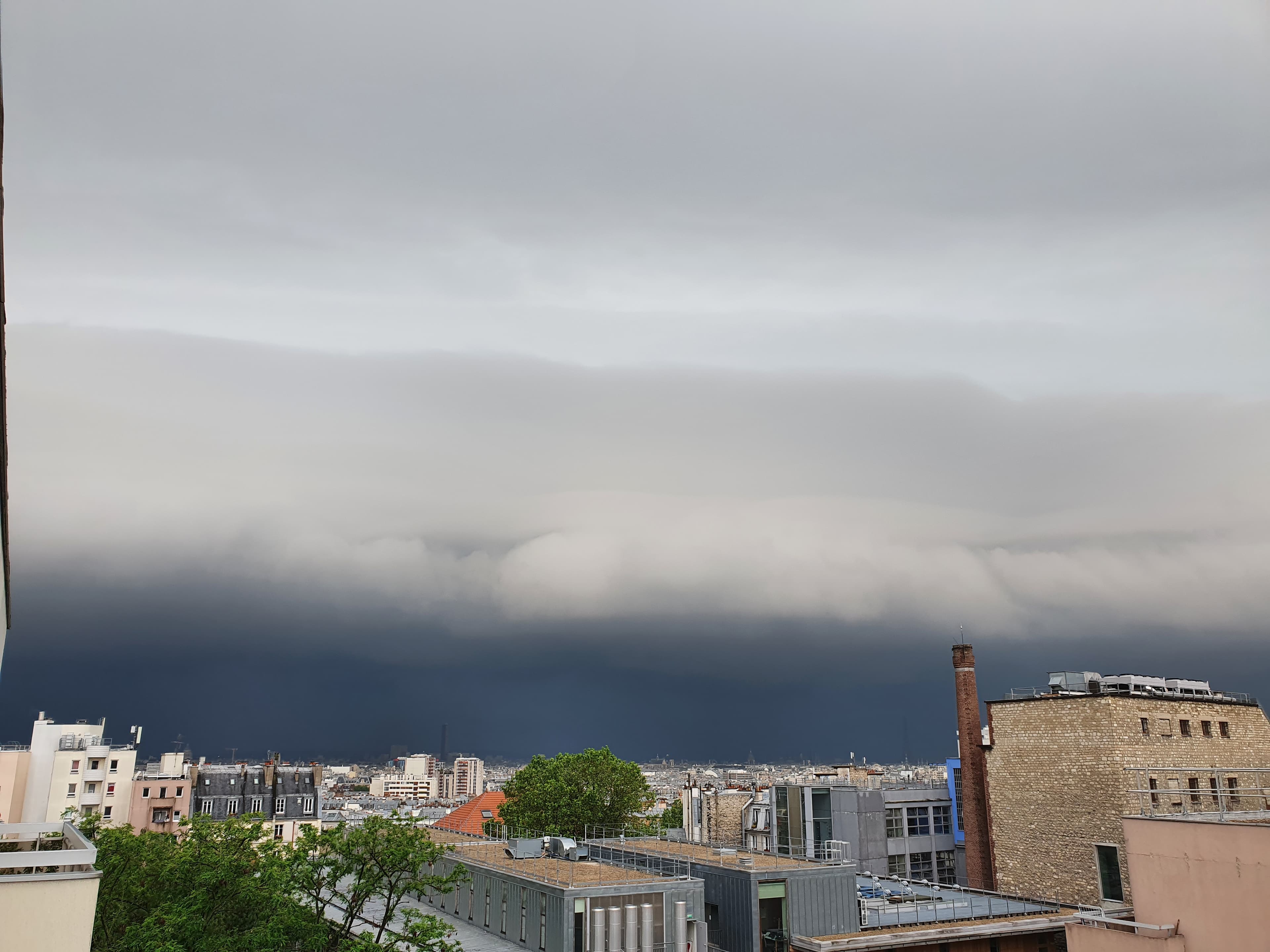 Arrivée de l'orage sur Paris