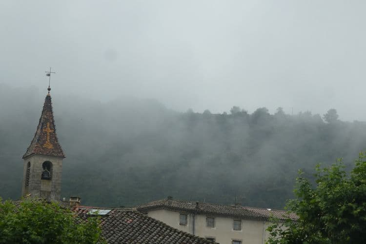 pluie et brouillard tout le jour aux vans (07)