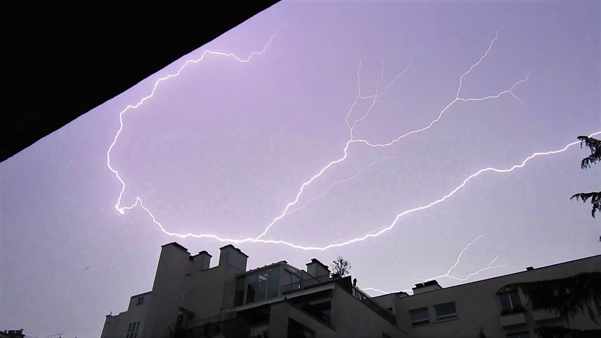 orage du jeudi 19 juin 2022 Paris 17e