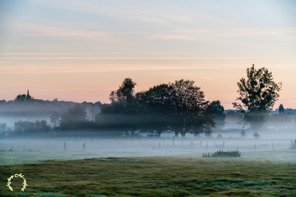 Les strates brumeuses