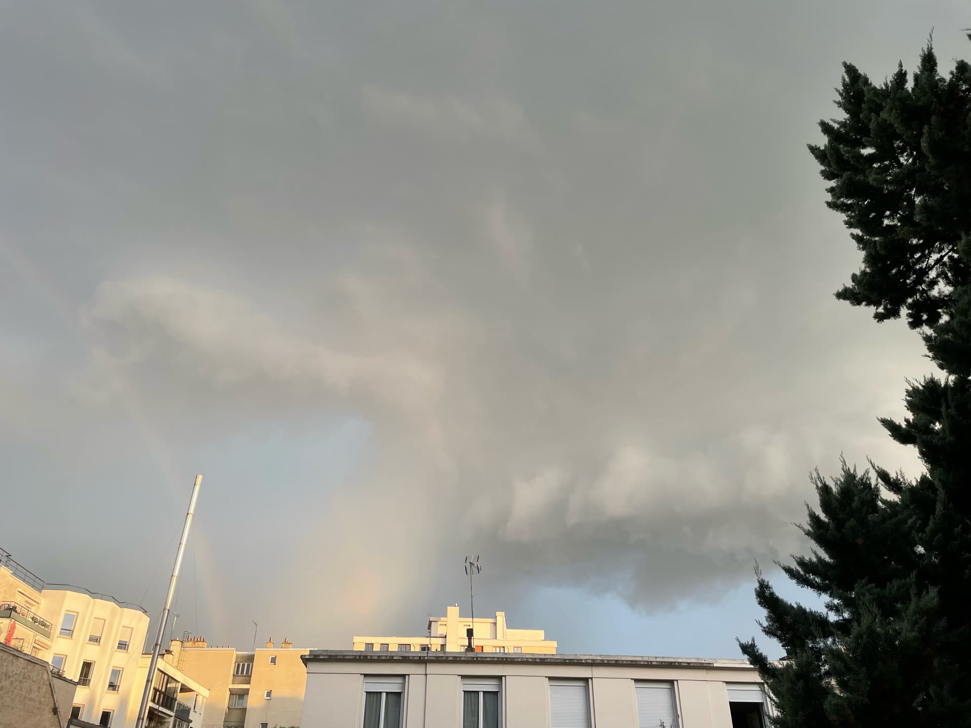 orage-et-arc-en-ciel