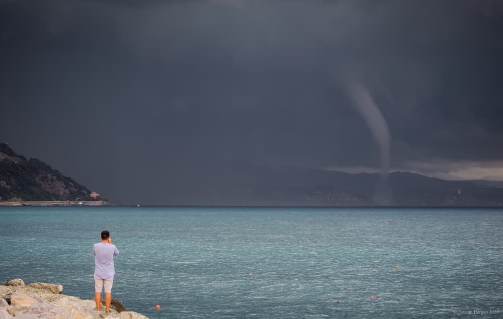 Image d'illustration pour Pourquoi y a-t-il autant de trombes marines près de Gênes ?