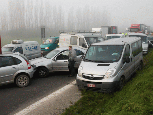 Image d'illustration pour Brouillard et pollution sous l'anticyclone - carambolage en Belgique