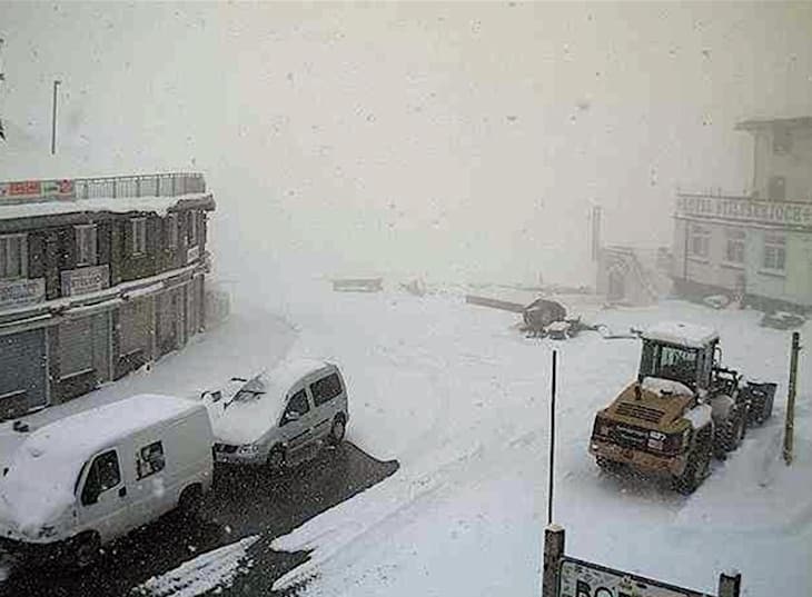 Image d'illustration pour Avalanches et ouvertures des cols retardées