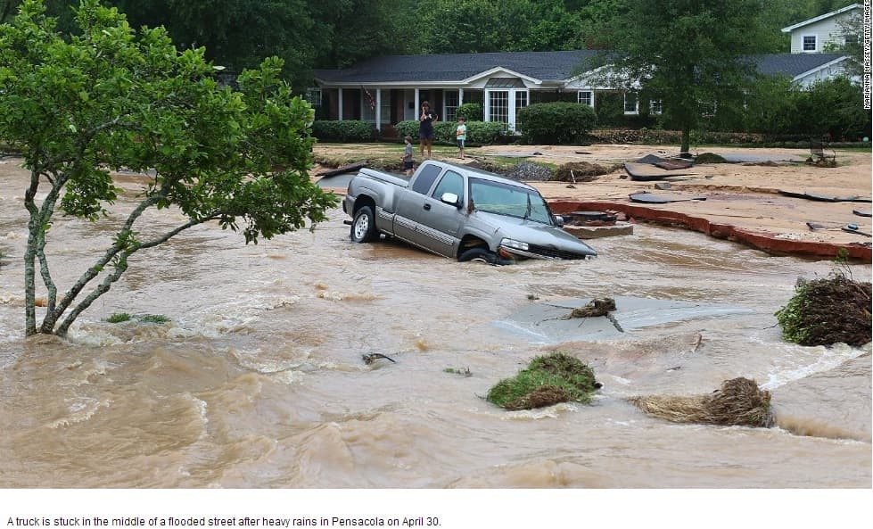 Image d'illustration pour Tornade, inondation, neige, glace, chaleur et incendie aux Etats Unis
