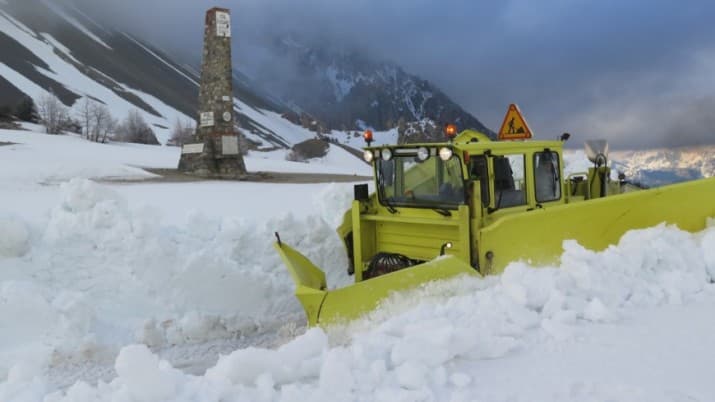 Image d'illustration pour Ouverture des grands cols et neige en haute montagne