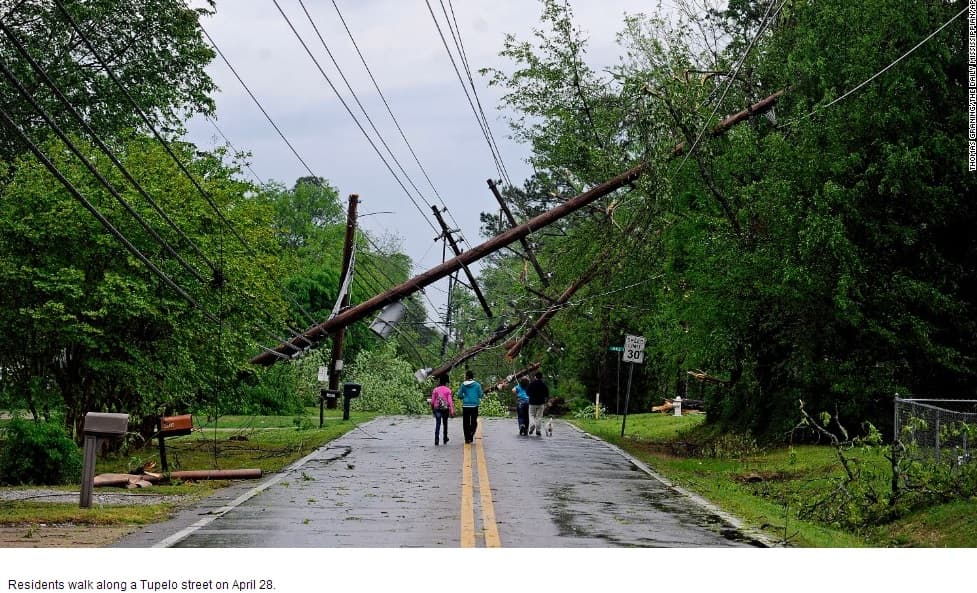 Image d'illustration pour Tornade, inondation, neige, glace, chaleur et incendie aux Etats Unis