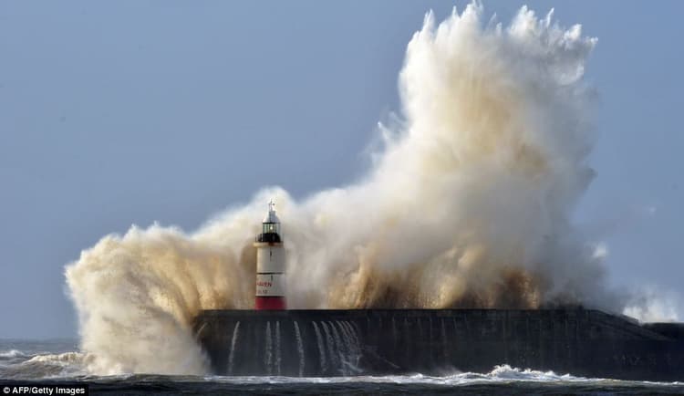 Image d'illustration pour Dépression Ulla - tempête et inondations en Bretagne