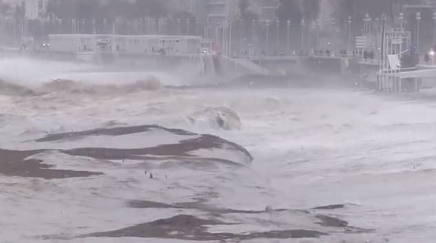 Image d'illustration pour Vagues et submersions en PACA et en Corse (vigilance)