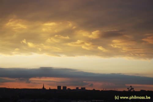 strates colorées sur l'atomium
