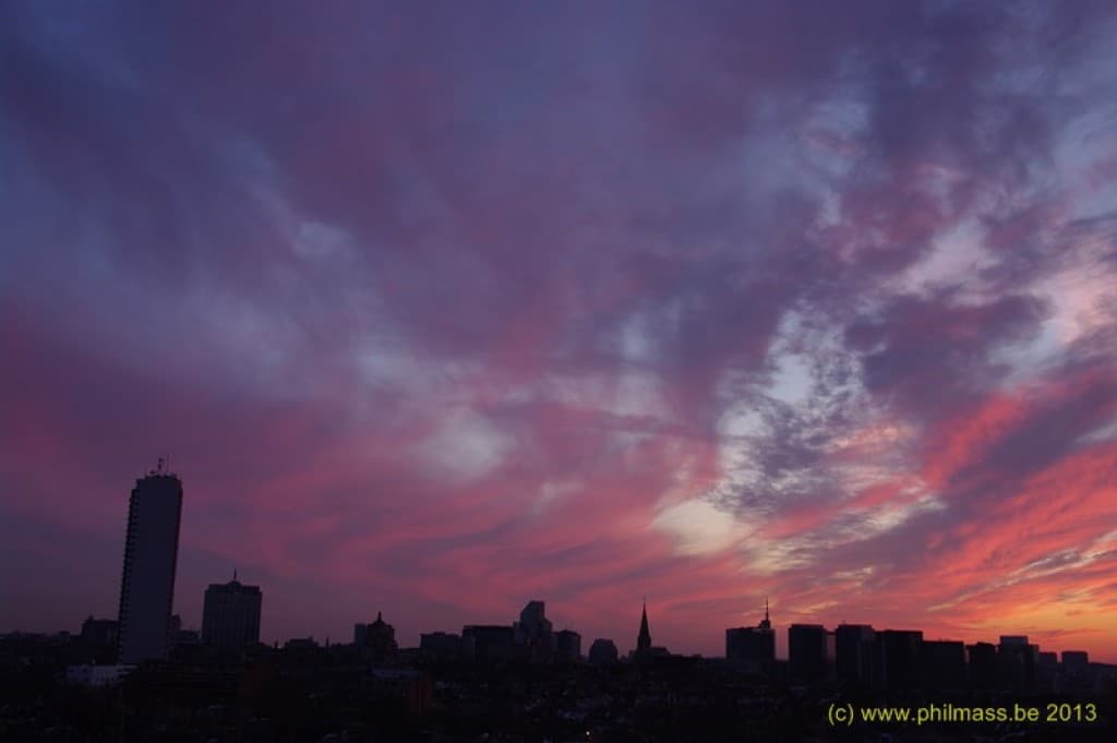 soir rose avec cirrus spissatus
