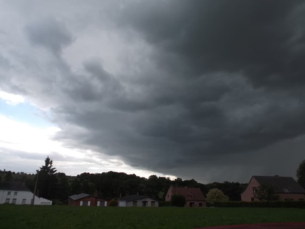 nuage noir LOL !   