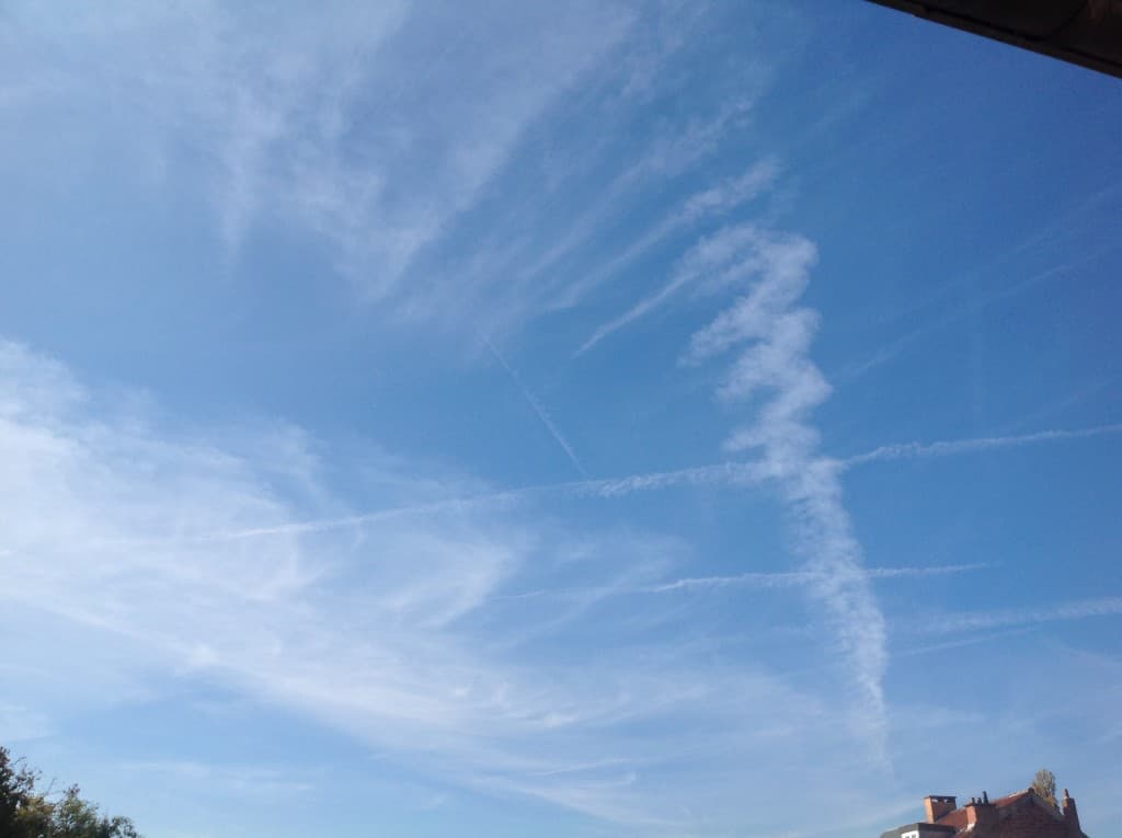 Chemtrails above Brussels 