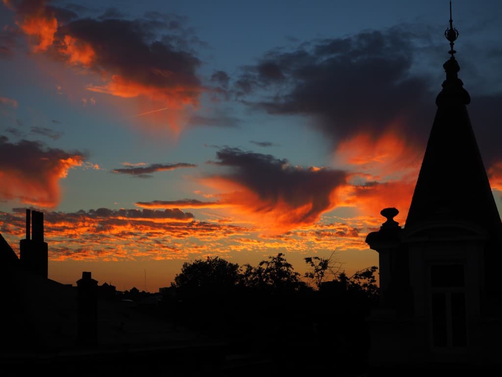 coucher de soleil incendiaire