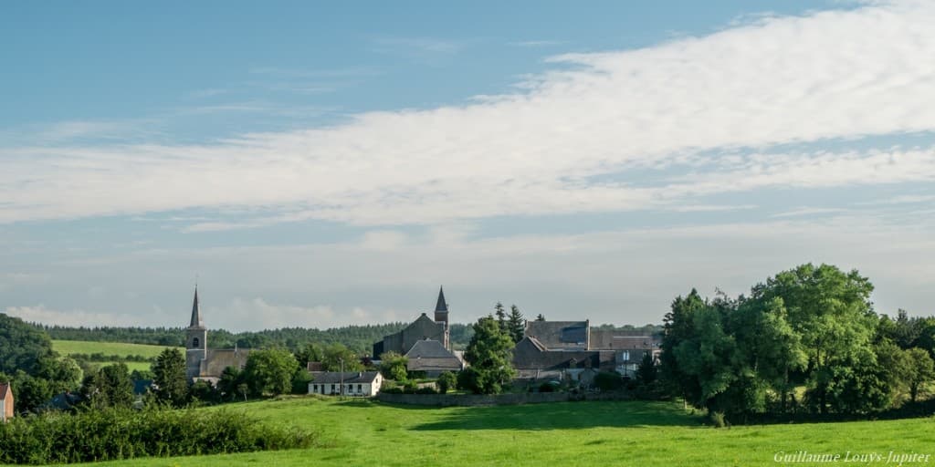 Un village au loin
