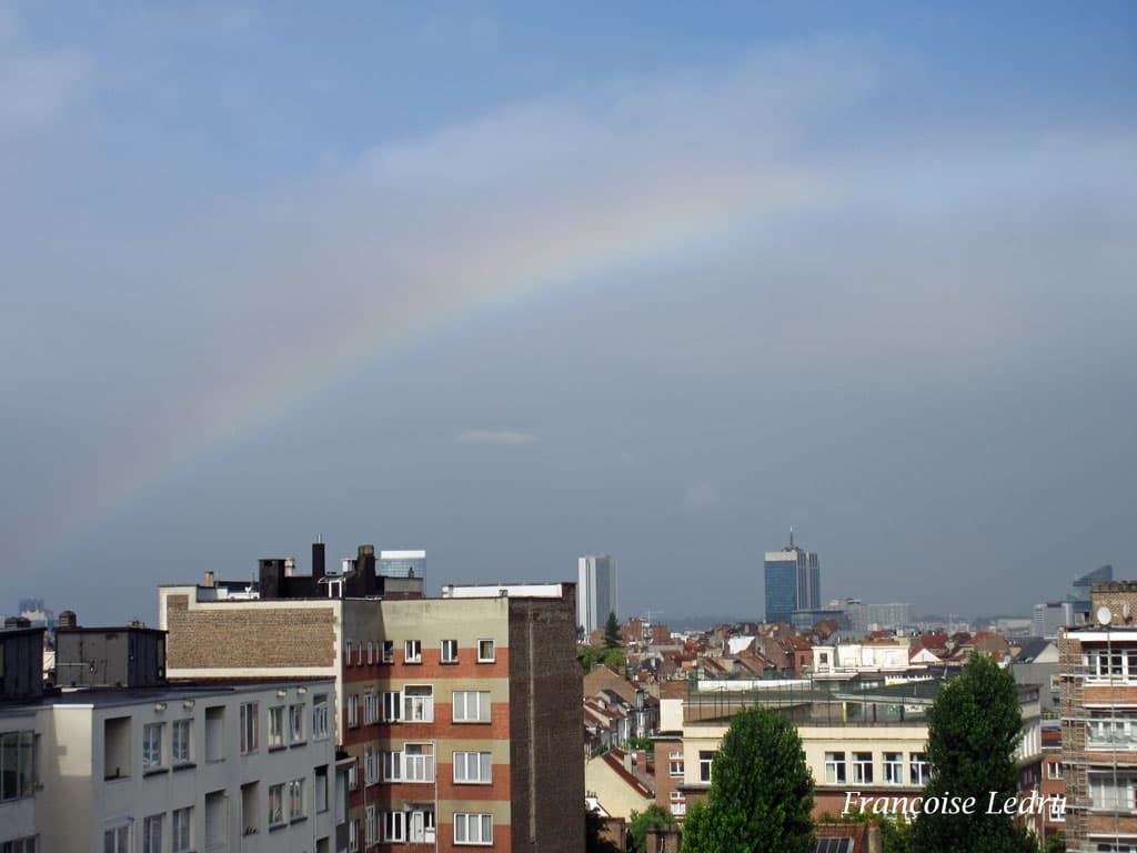 Arc en ciel dans le ciel bruxellois