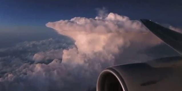 Image d'illustration pour Supercellule orageuse vue d'avion